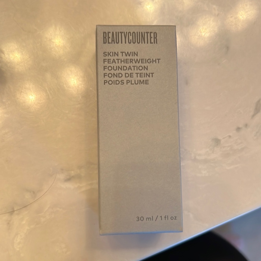 BeautyCounter skin twin featherweight foundation. Medium 340.
